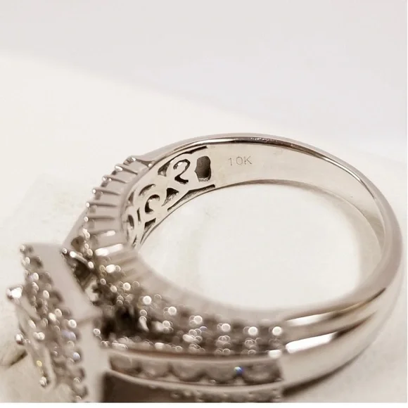 10K Halo Diamond Ring - Picture 6 of 11